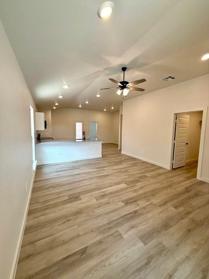 Country Club Dr - Photo 5 of 34