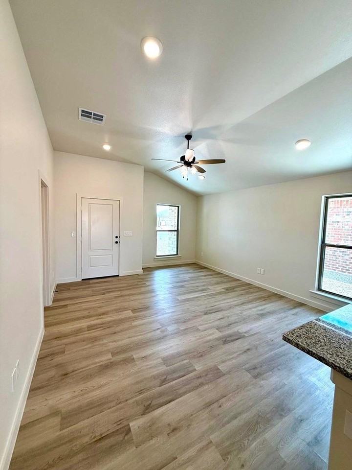 Country Club Dr - Photo 6 of 34