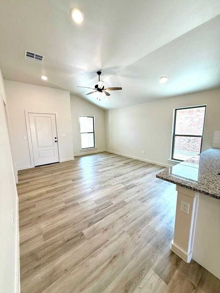 Country Club Dr - Photo 7 of 34