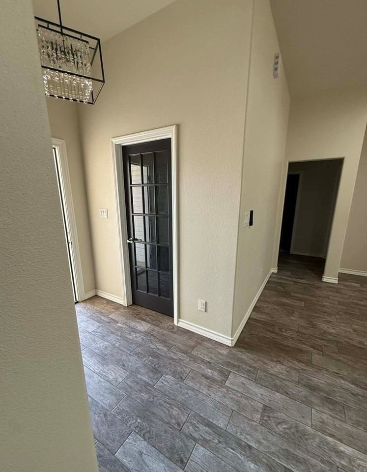 1710 E Scharbauer Dr - Photo 6 of 13