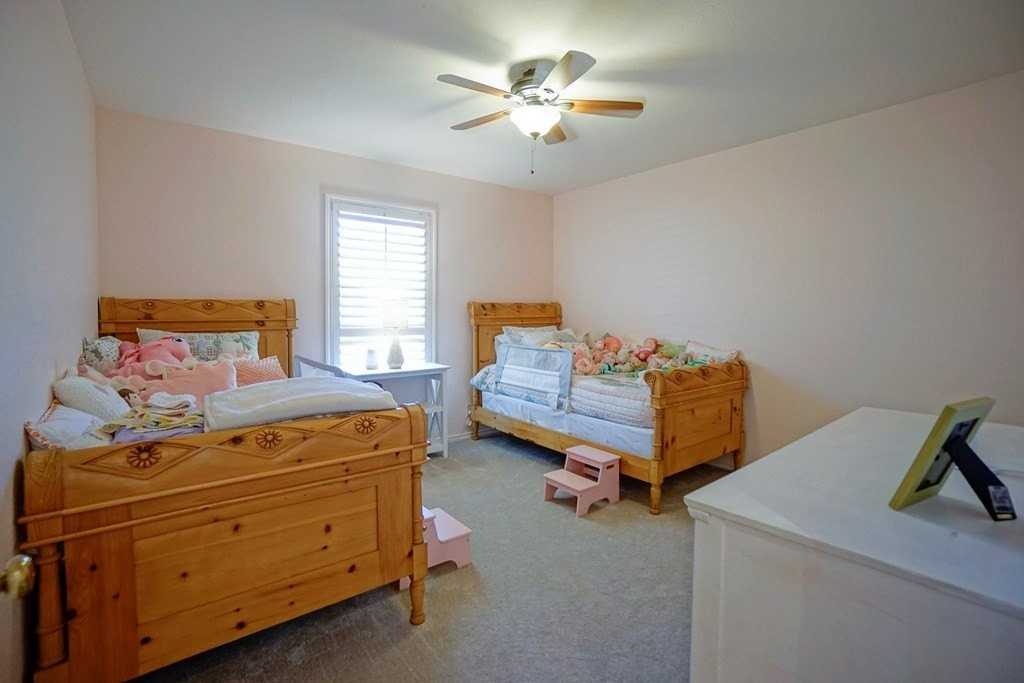 5504 Kingston Dr - Photo 2 of 37