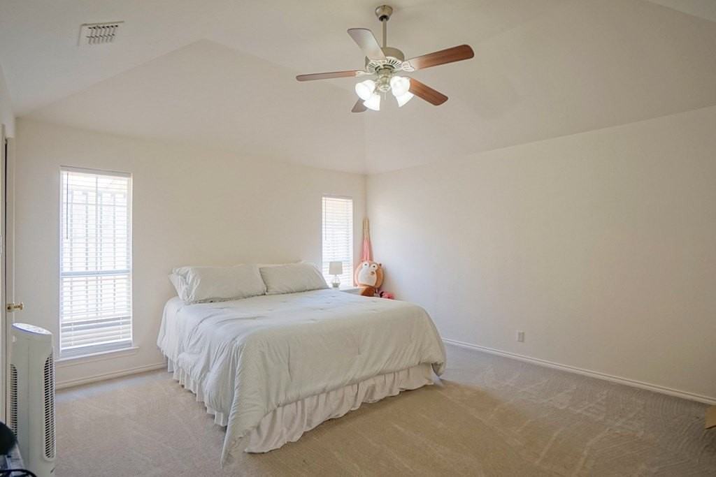 5504 Kingston Dr - Photo 4 of 37