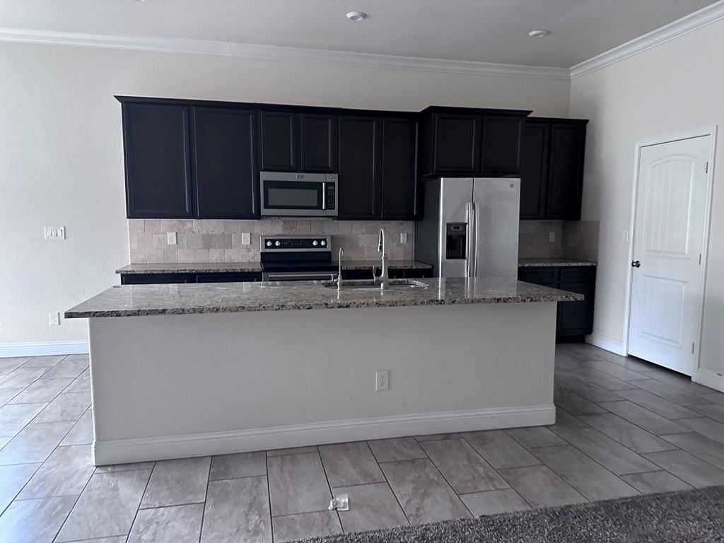 1813 Rattler Ln - Photo 2 of 14