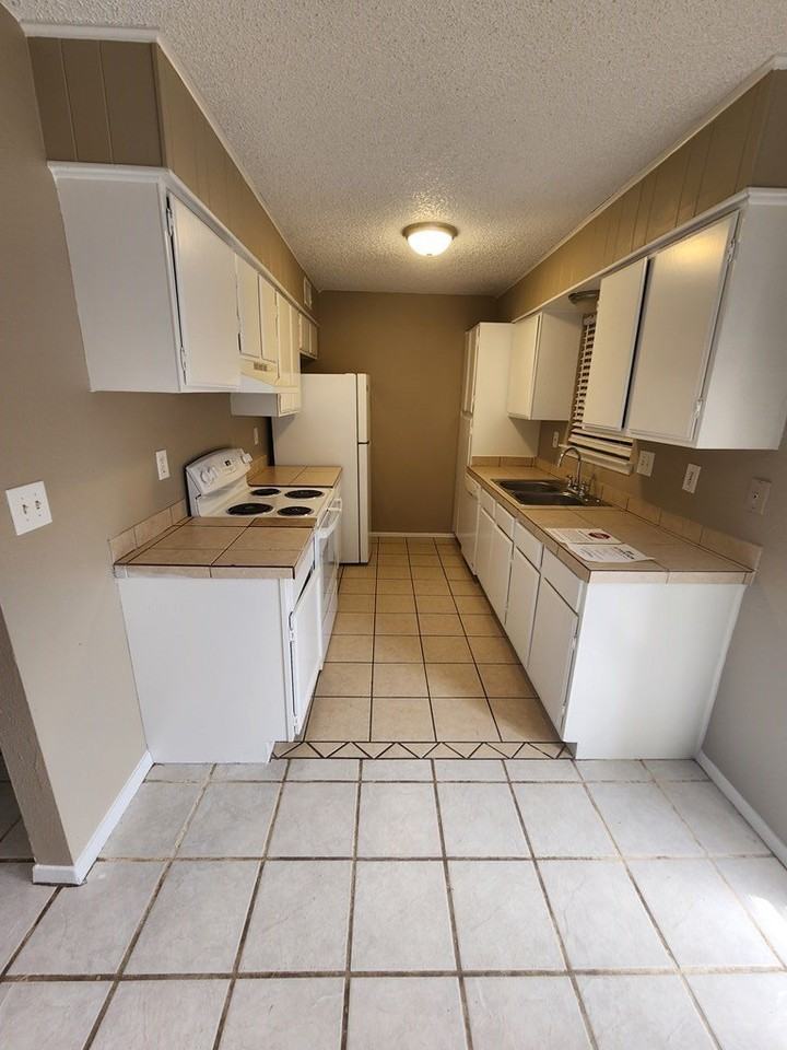 4405 Crockett Ave #A - Photo 4 of 25