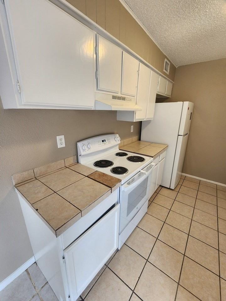 4405 Crockett Ave #A - Photo 6 of 25