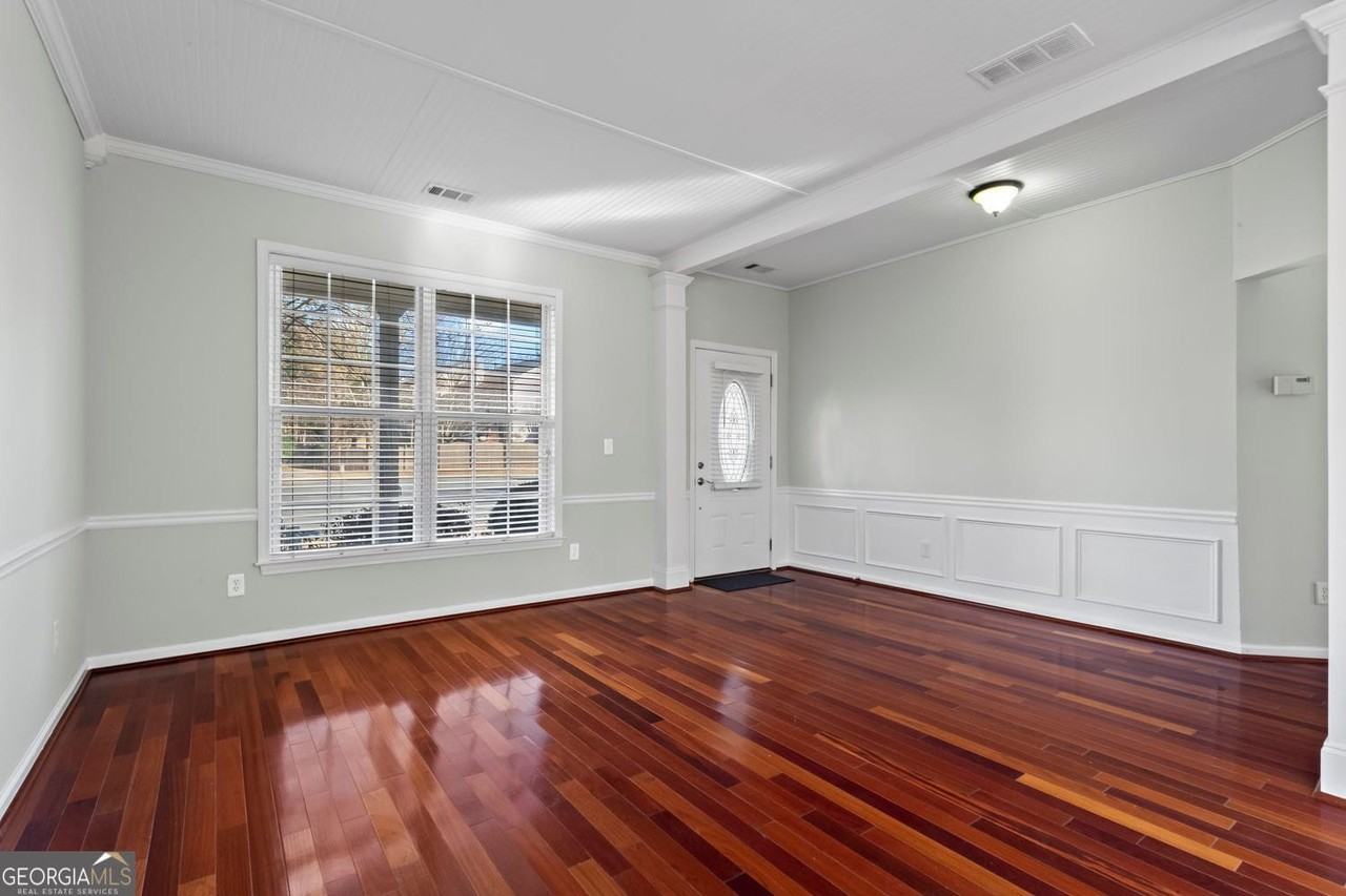 110 Quarrington Ct - Photo 4 of 23