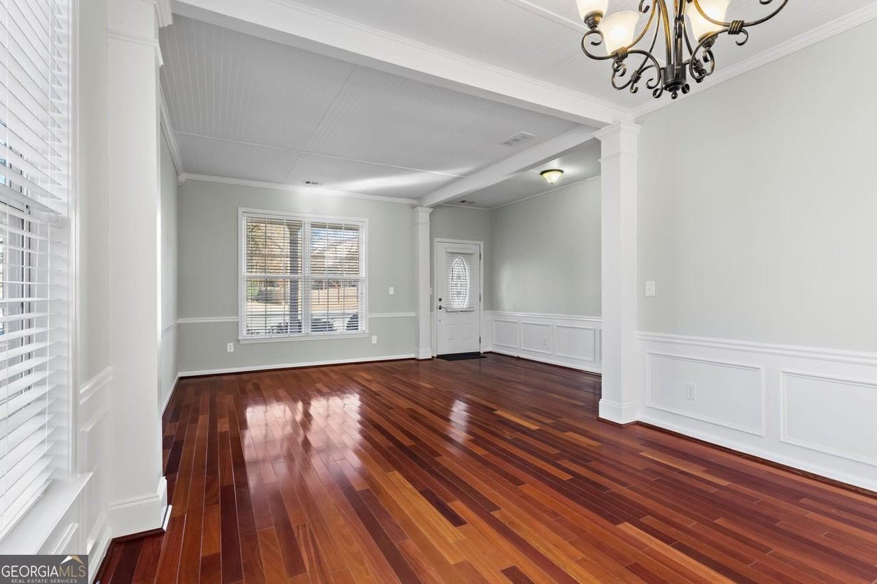 110 Quarrington Ct - Photo 6 of 23