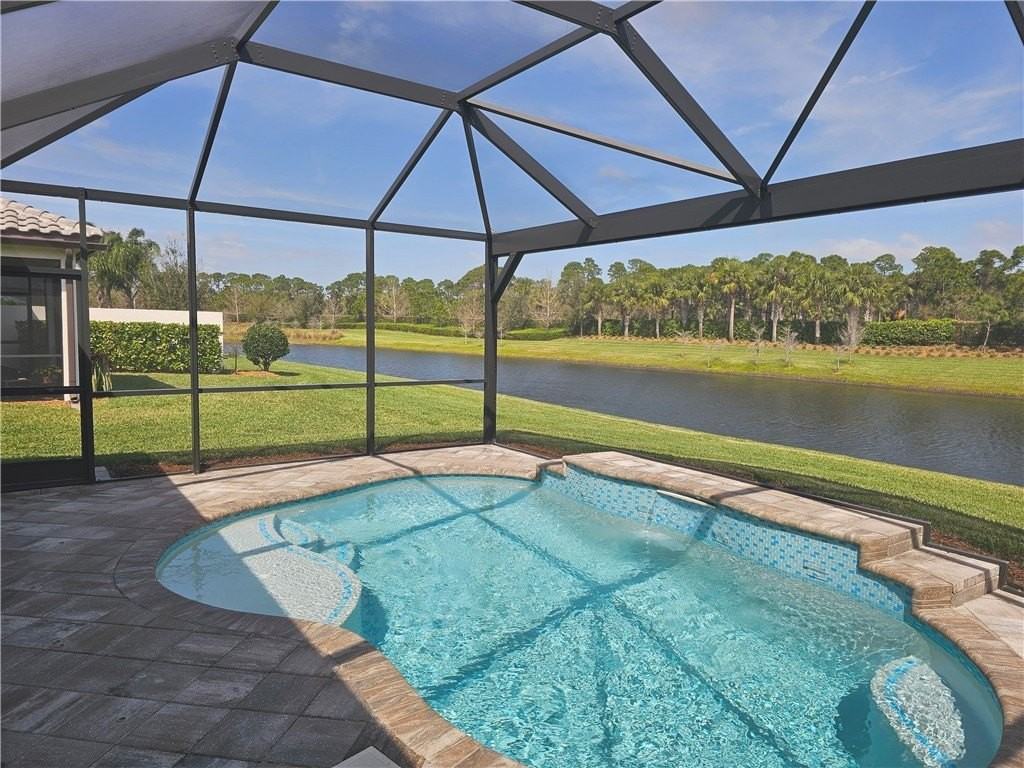 5203 Unity Sq - Photo 4 of 36