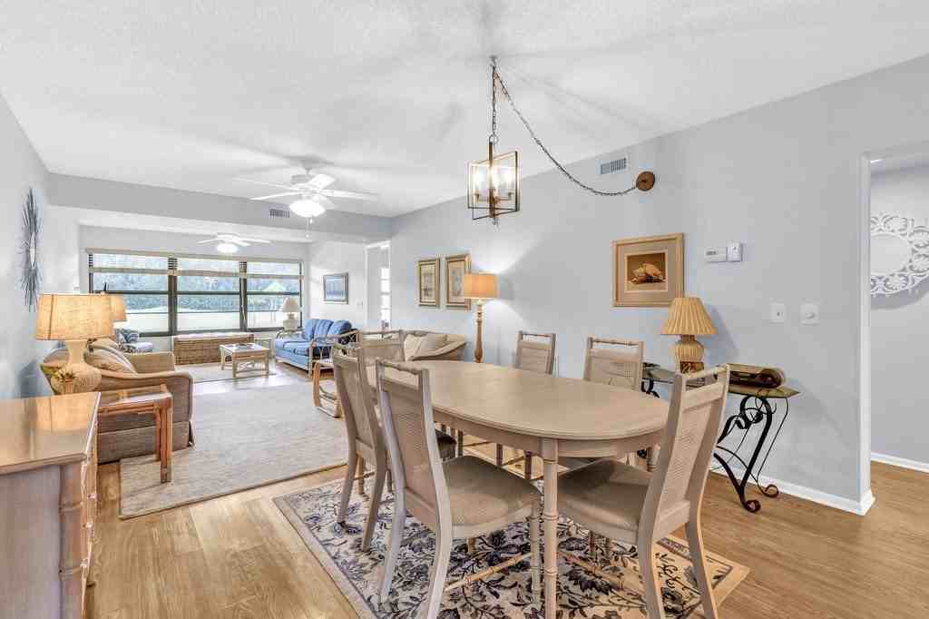 18 Plantation Dr Apt 206 - Photo 6 of 36