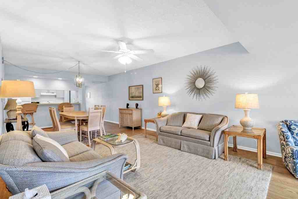 18 Plantation Dr Apt 206 - Photo 7 of 36