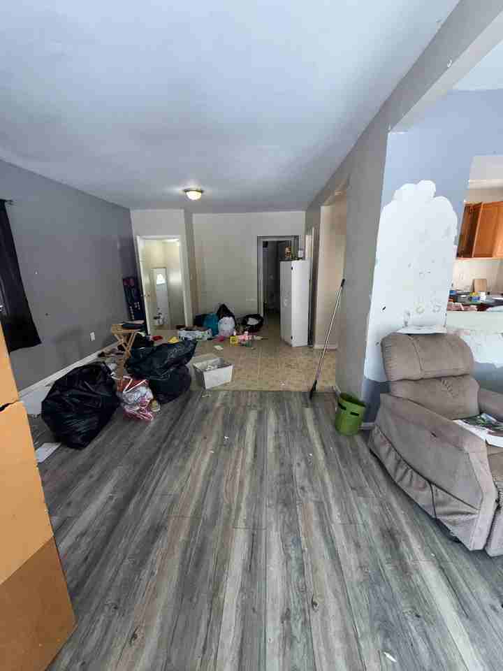 1309 Barney Ave - Photo 4 of 19