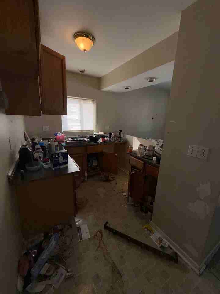 1309 Barney Ave - Photo 7 of 19