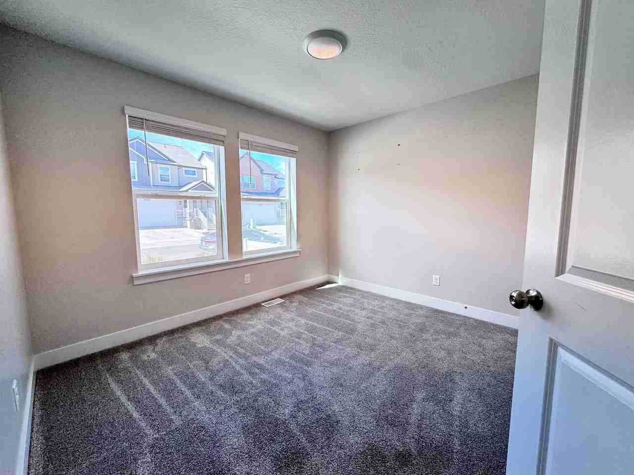 12339 S Remy Rd - Photo 3 of 20