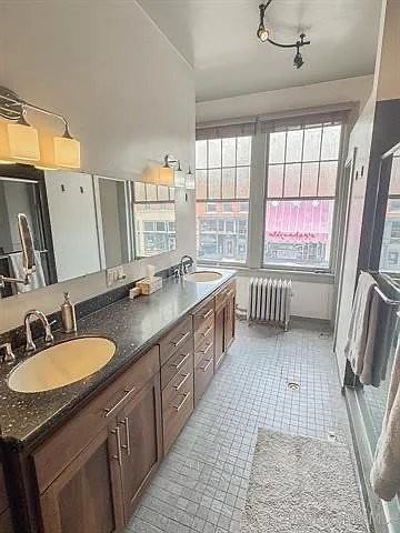 206 S 2nd St #B - Photo 2 of 10