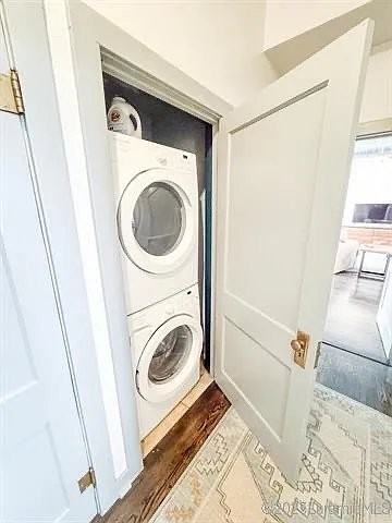 206 S 2nd St #B - Photo 3 of 10