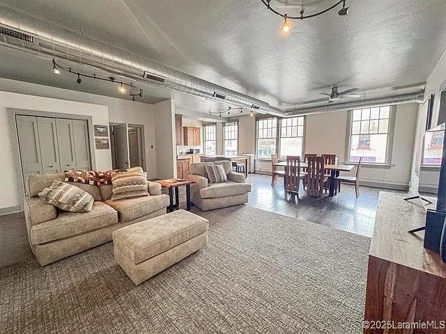 206 S 2nd St #B - Photo 6 of 10