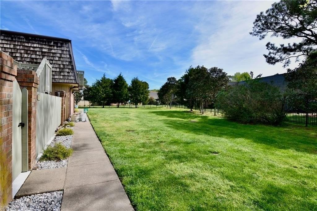 114 Saw Grass Bnd - Photo 2 of 21