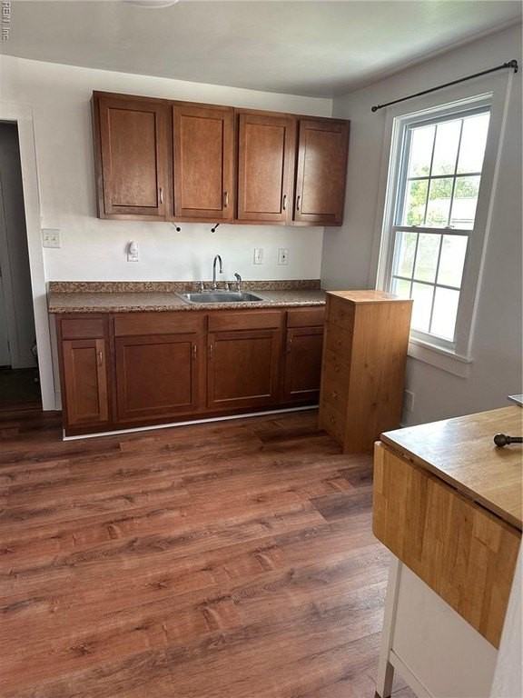 6669 Hudson Ave - Photo 3 of 17