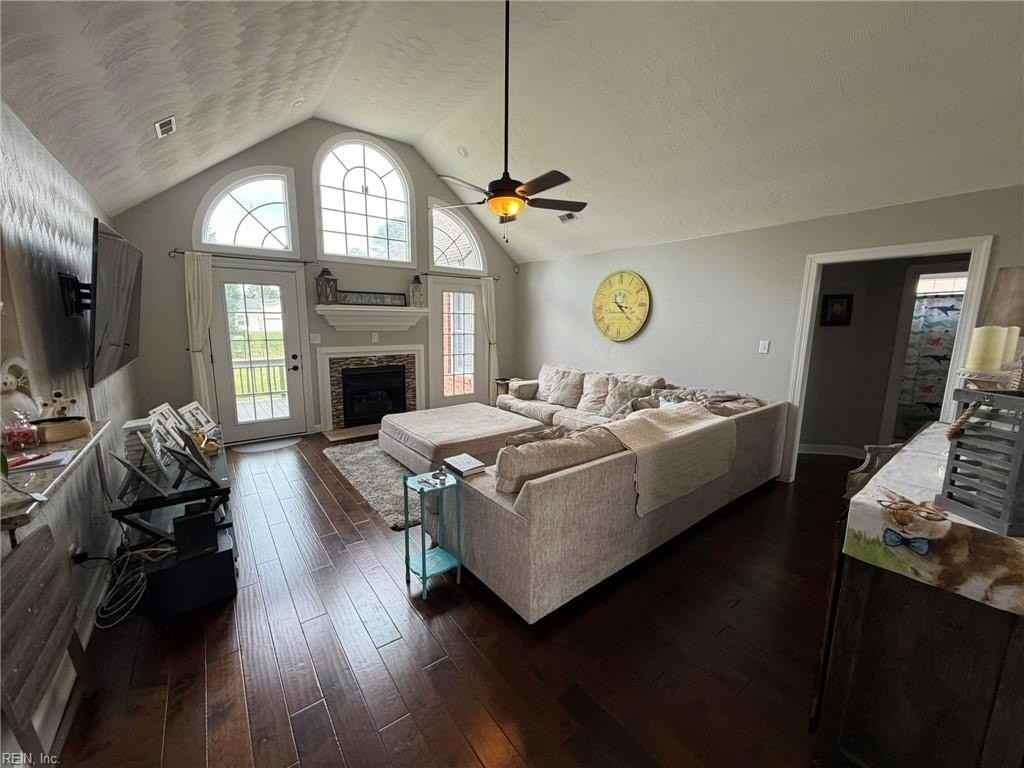 7003 Neal Ct - Photo 3 of 18