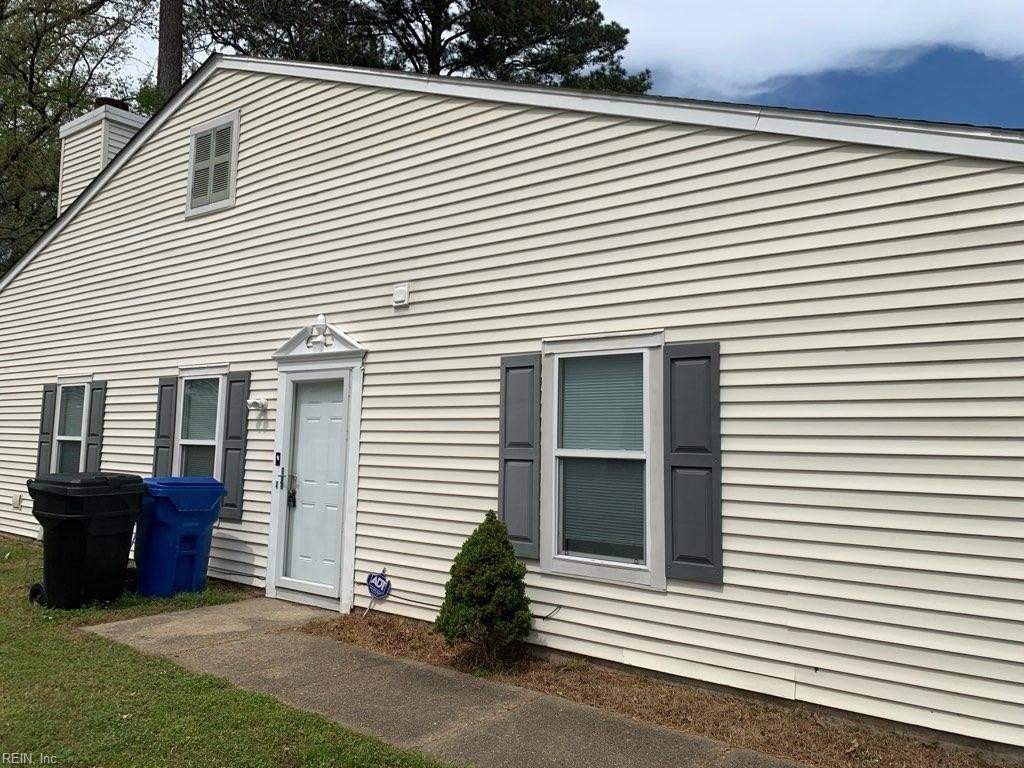 561 Peregrine St - Photo 2 of 23