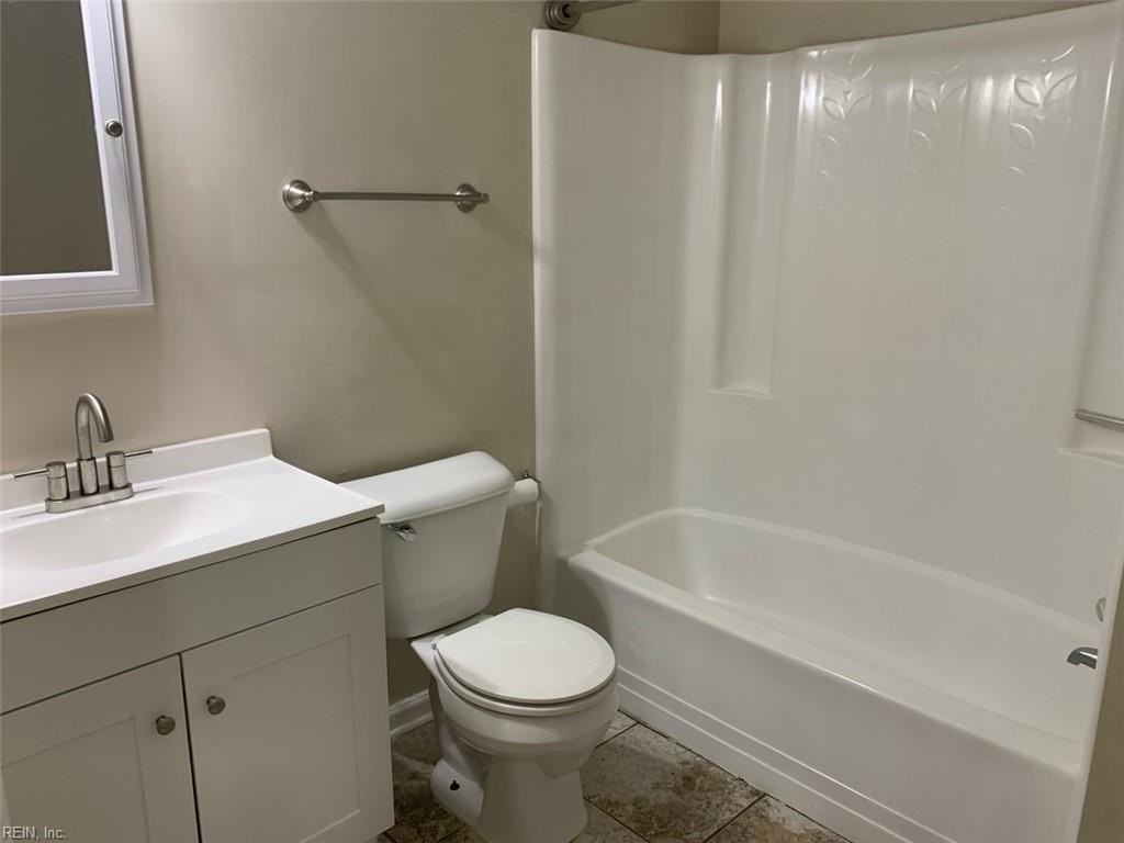 561 Peregrine St - Photo 5 of 23