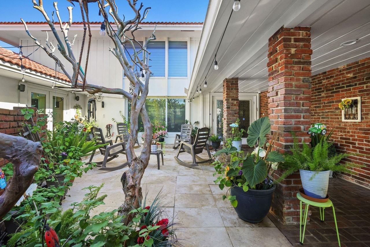 4210 Casper Ct - Photo 3 of 22