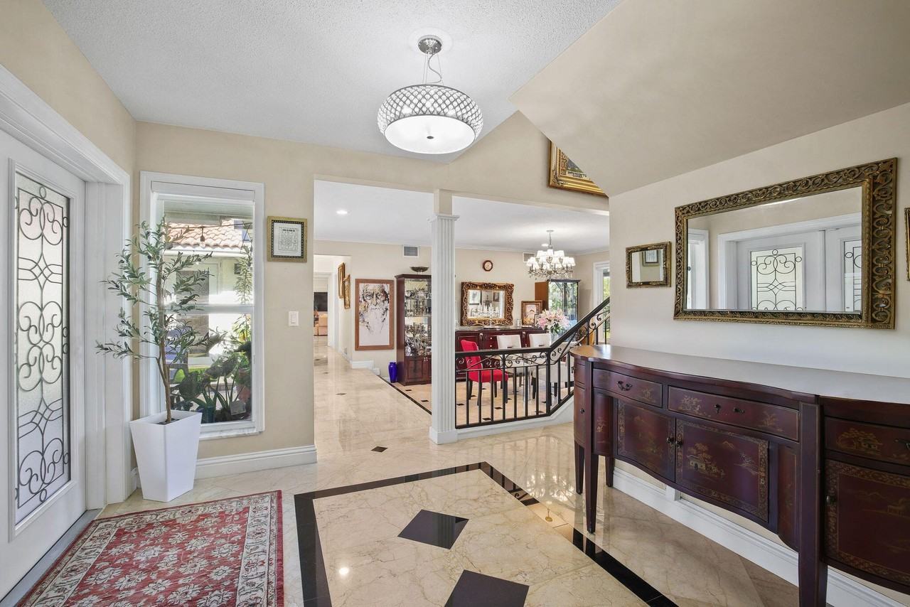 4210 Casper Ct - Photo 5 of 22