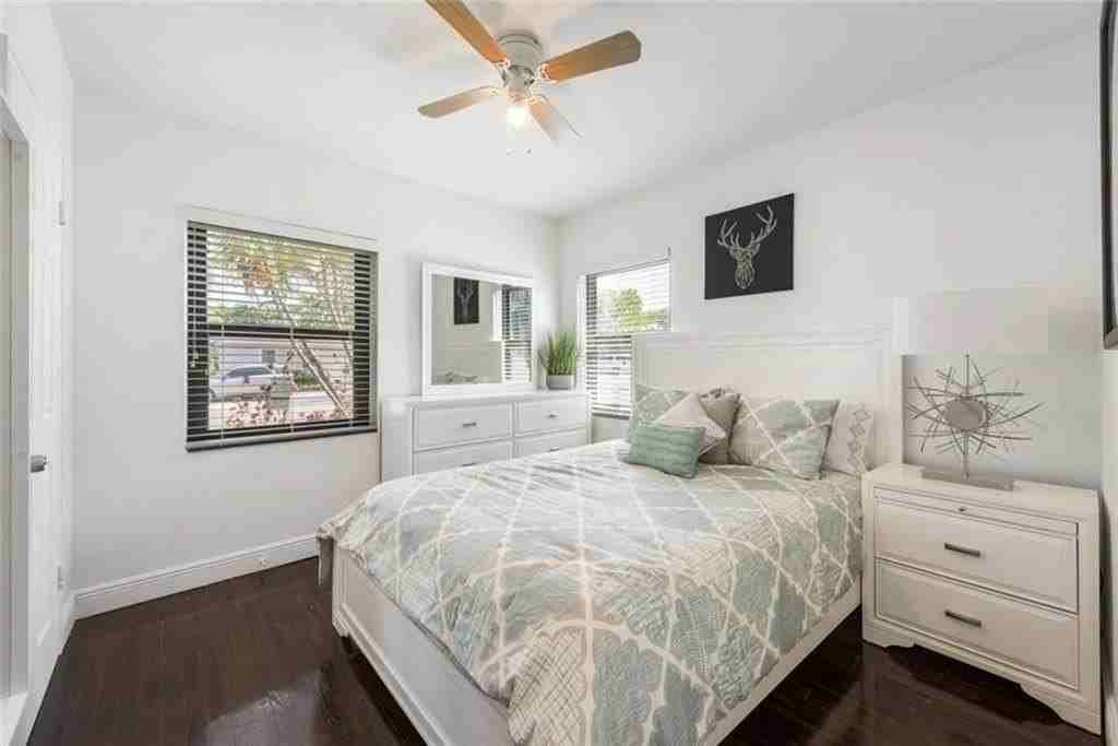 801 Ne 19th Ave Unit B - Photo 6 of 9