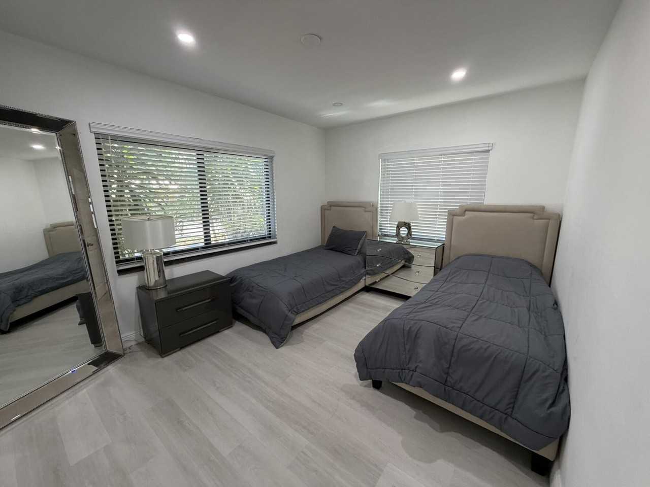 801 Ne 19th Ave Unit B - Photo 7 of 9