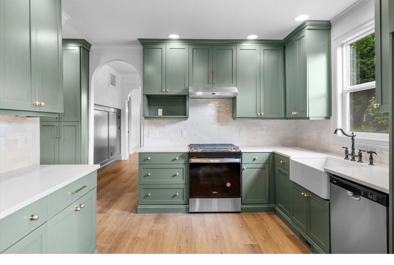 2089 5th Avenue - Photo 3 of 14