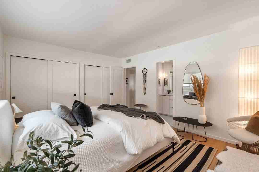 958 18th Street, Unit 5 - Photo 3 of 19