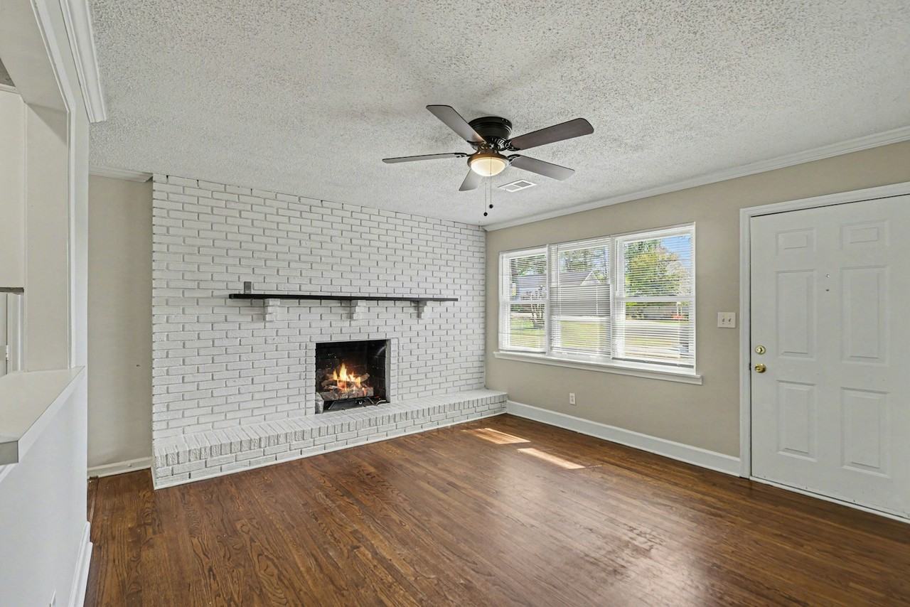 3670 Goodwin Road - Photo 5 of 16