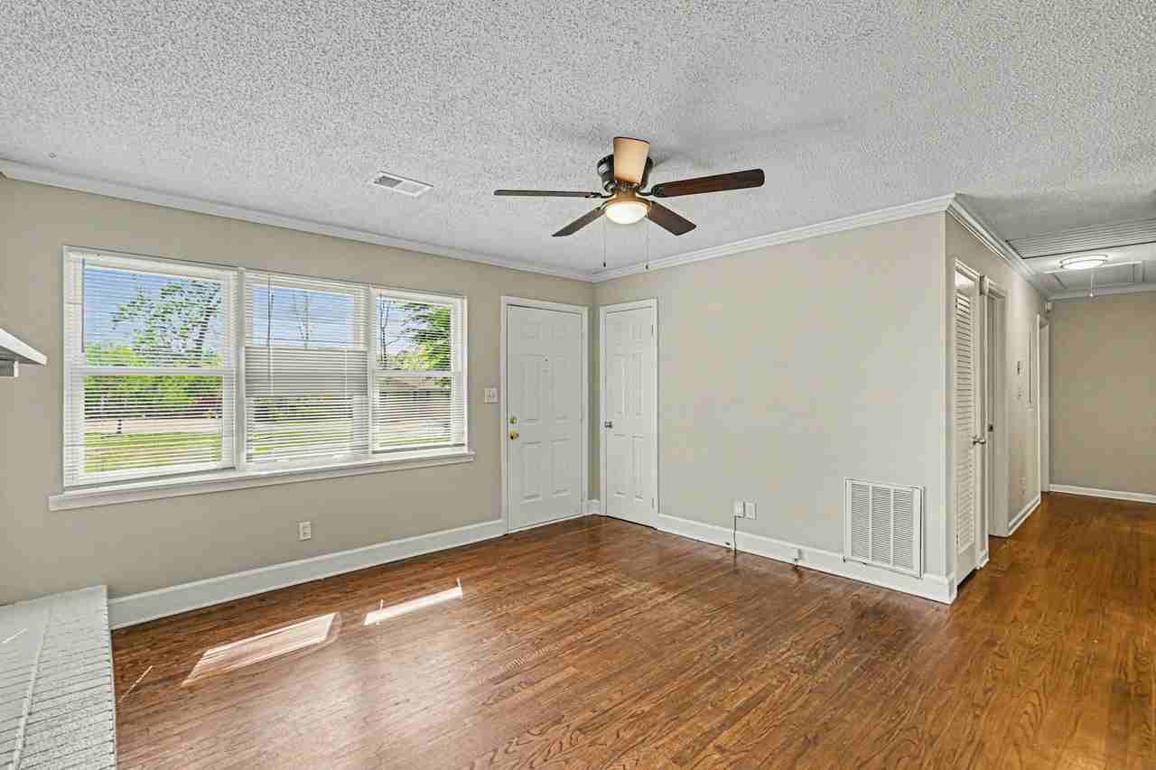 3670 Goodwin Road - Photo 6 of 16