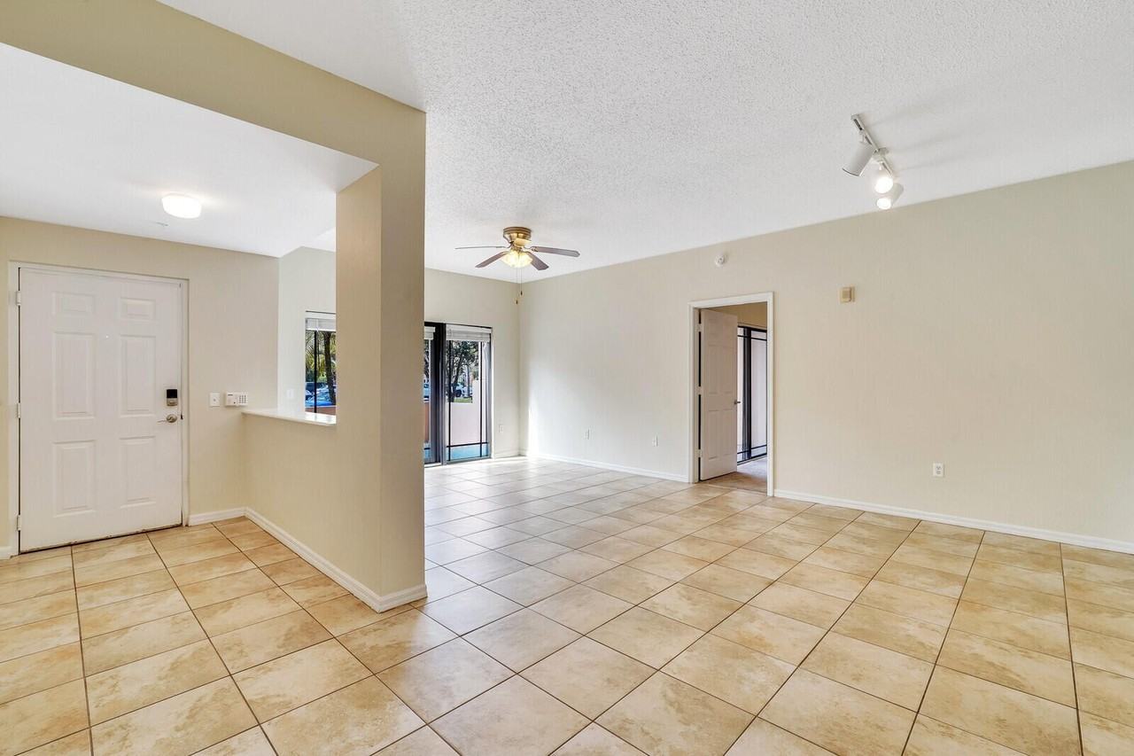 2916 Tuscany Ct #109 - Photo 4 of 31