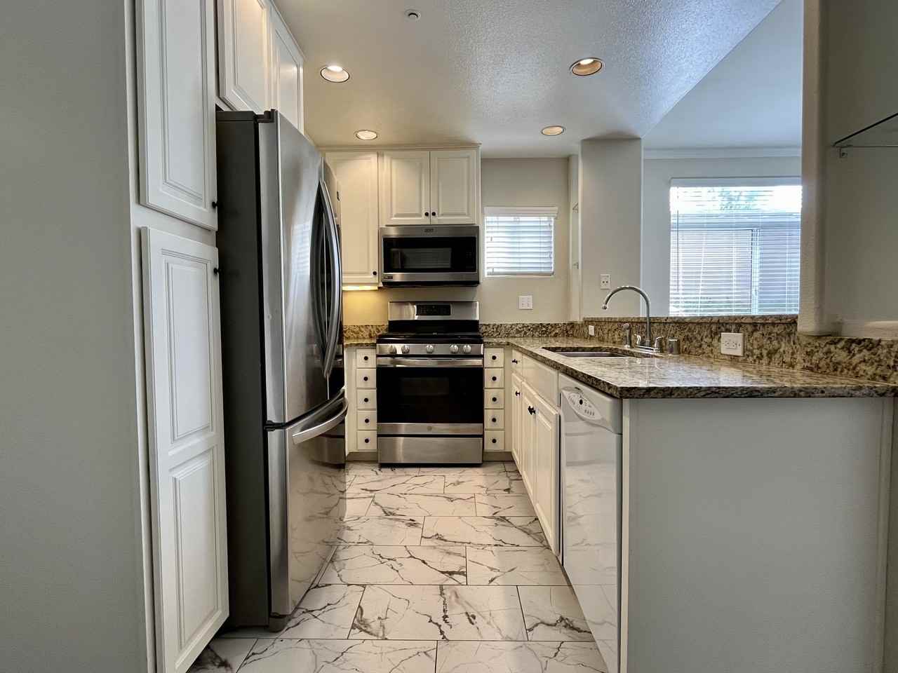 12604 Carmel Country Rd #18 - Photo 6 of 27