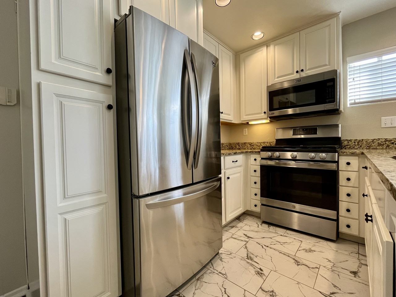 12604 Carmel Country Rd #18 - Photo 7 of 27