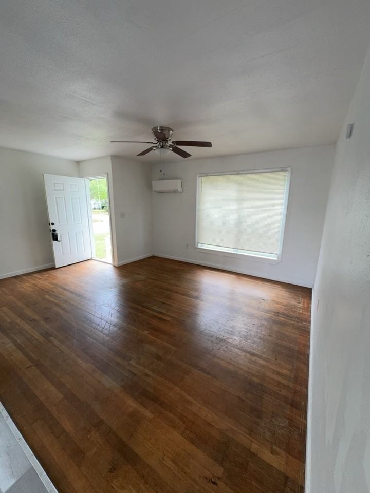 200 Stillwood Drive - Photo 3 of 13