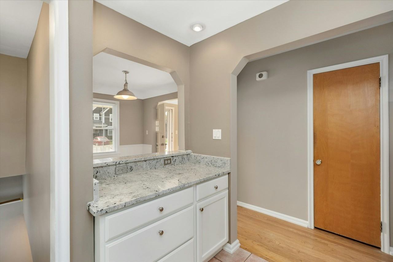 1910 Fern Street - Photo 5 of 28