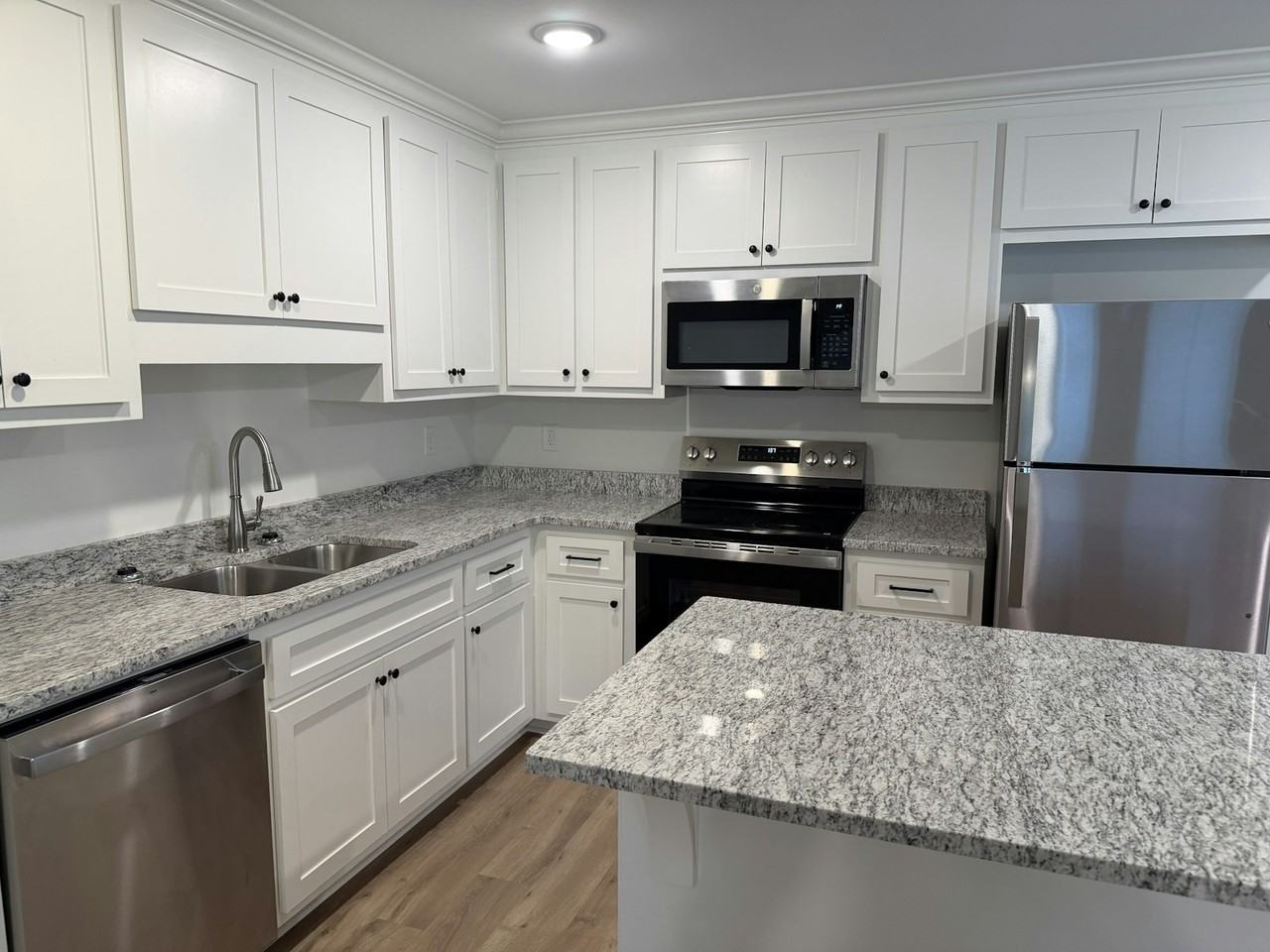 205 E 6th Ave - Photo 5 of 18