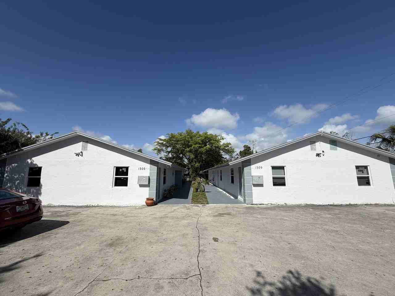 1305 Nw 2nd Ave Apt 2 - Photo 2 of 8