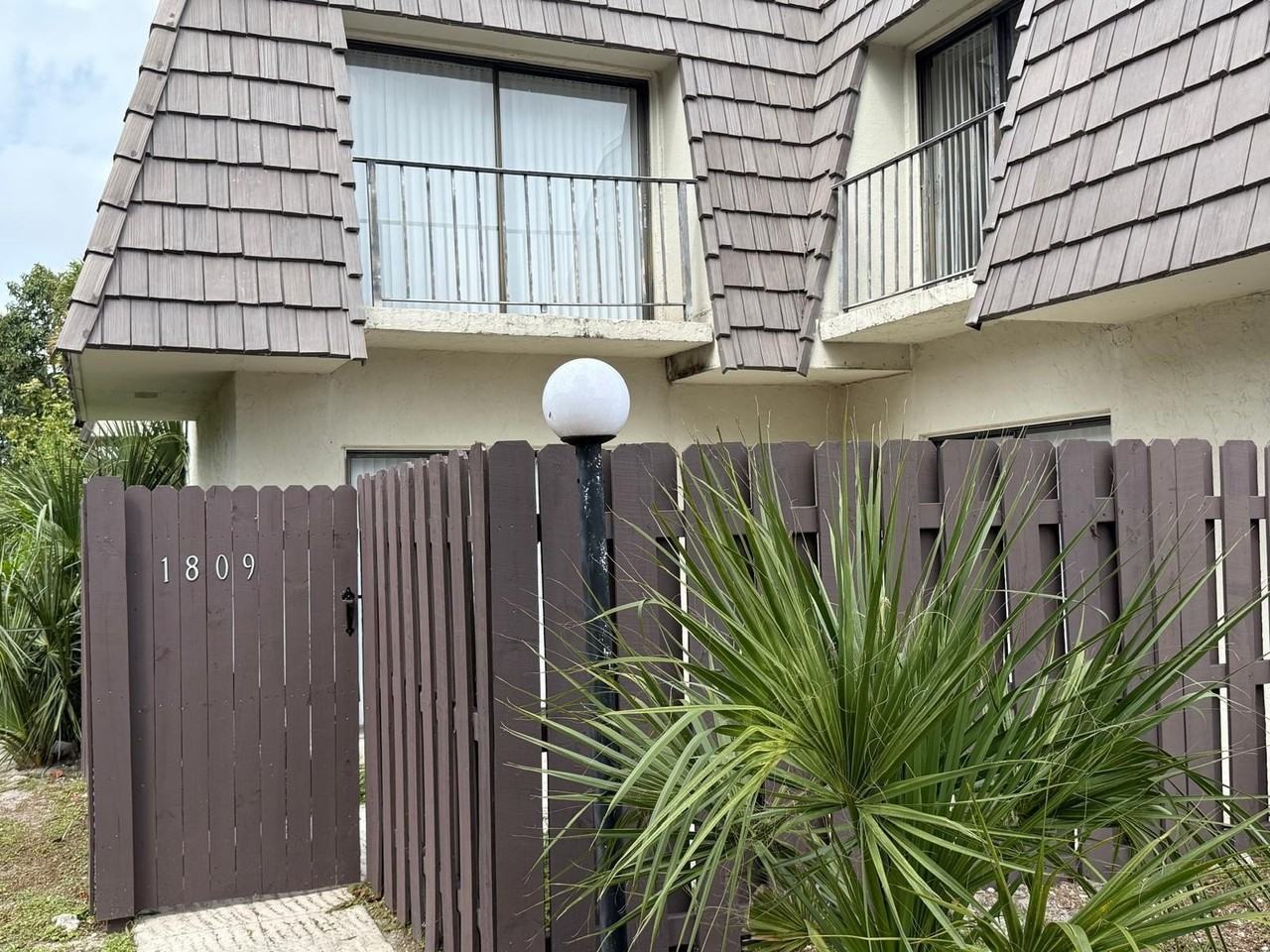 1809 N Congress Ave - Photo 2 of 19