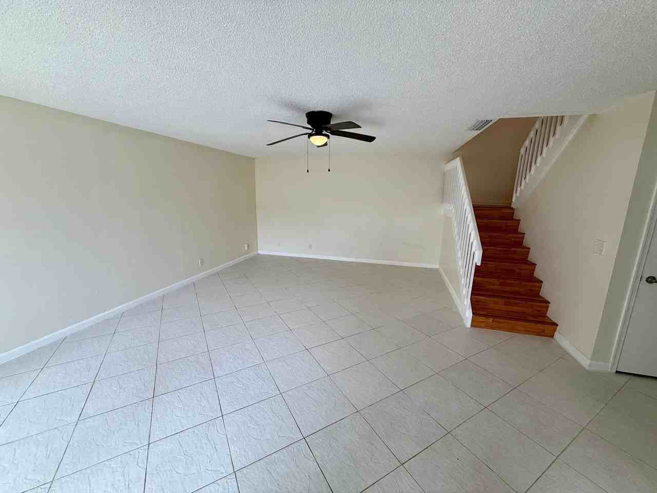 1809 N Congress Ave - Photo 3 of 19