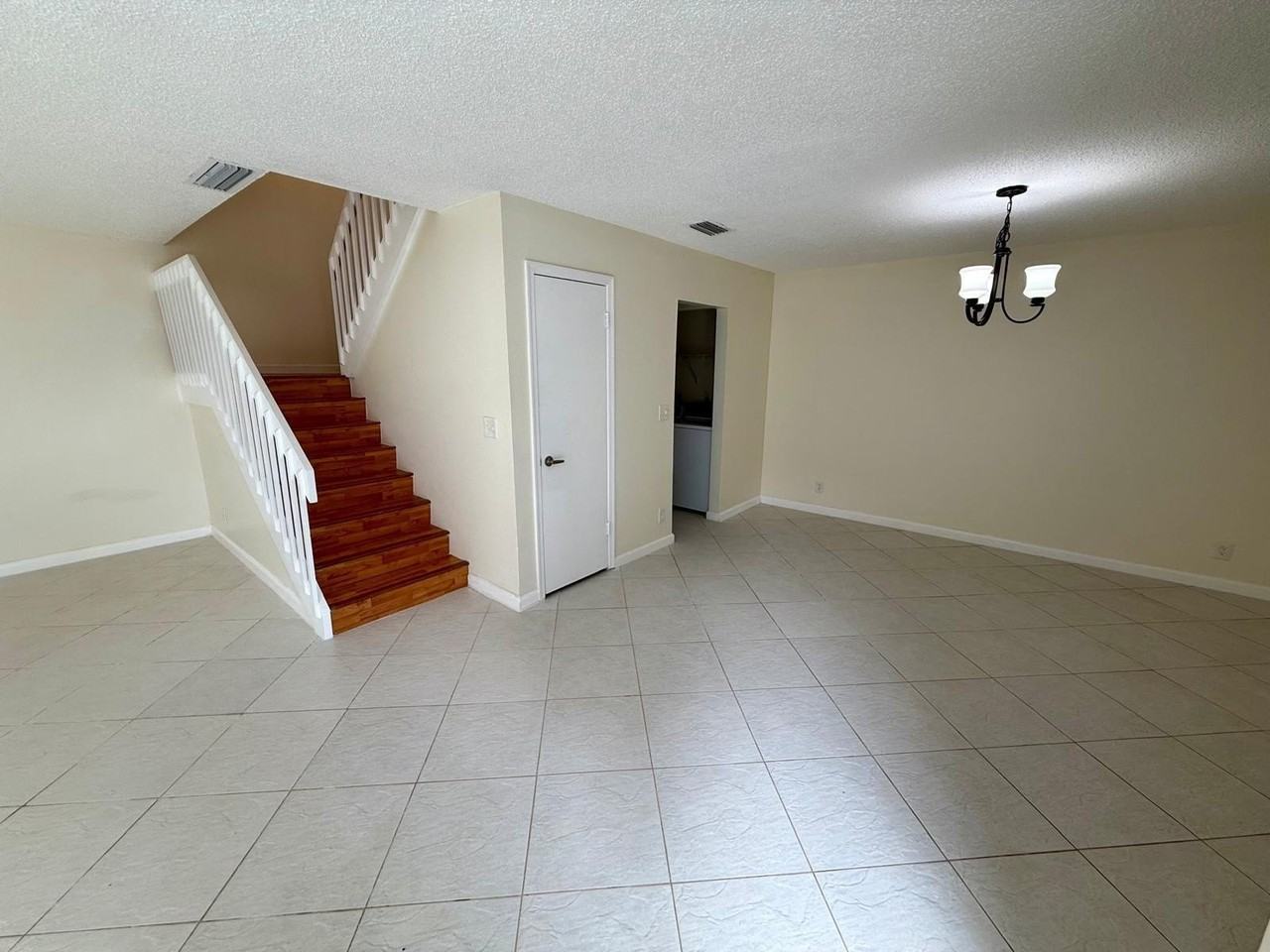 1809 N Congress Ave - Photo 4 of 19