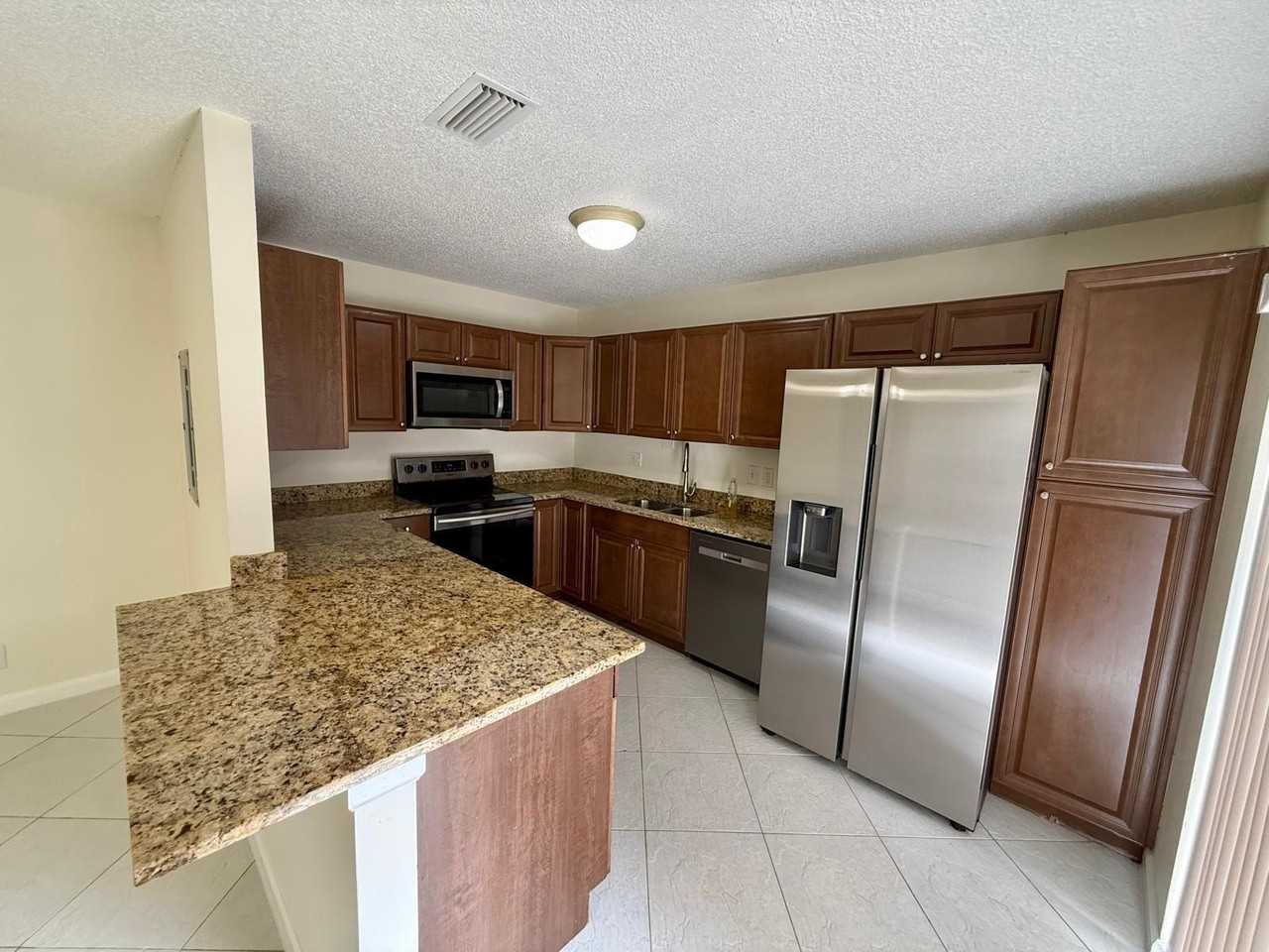 1809 N Congress Ave - Photo 5 of 19