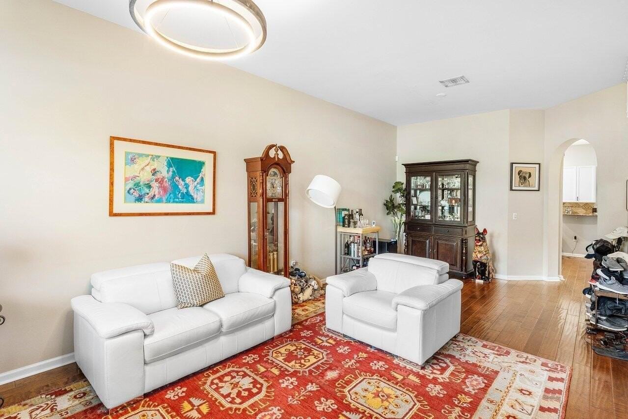 1875 Highland Grove Dr - Photo 6 of 27