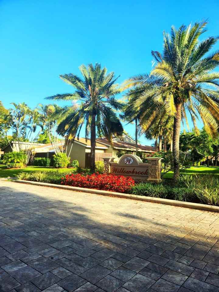 63 Meadows Dr Unit 6-C - Photo 3 of 17