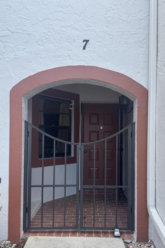 12260 Sag Harbor Ct Apt 7 - Photo 2 of 22