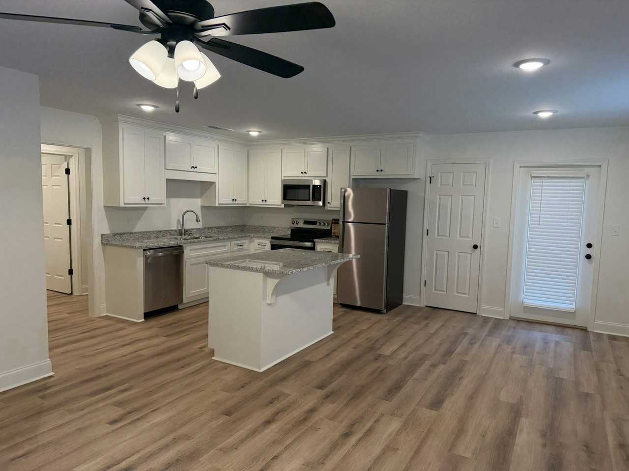 203 E 6th Ave - Photo 3 of 19