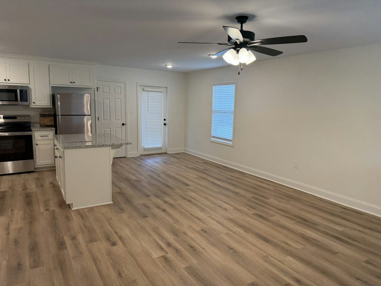203 E 6th Ave - Photo 4 of 19
