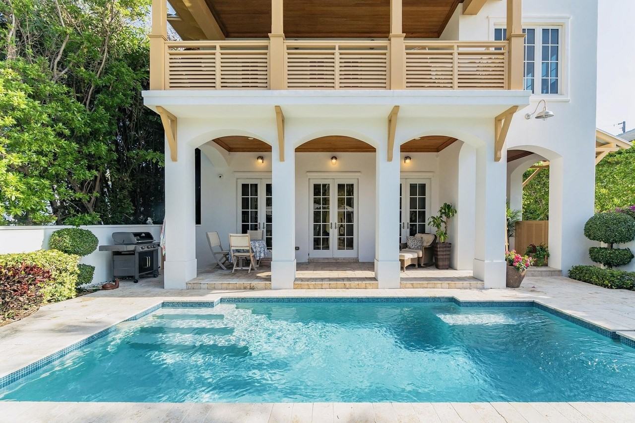 1127 Miramar Dr - Photo 2 of 35